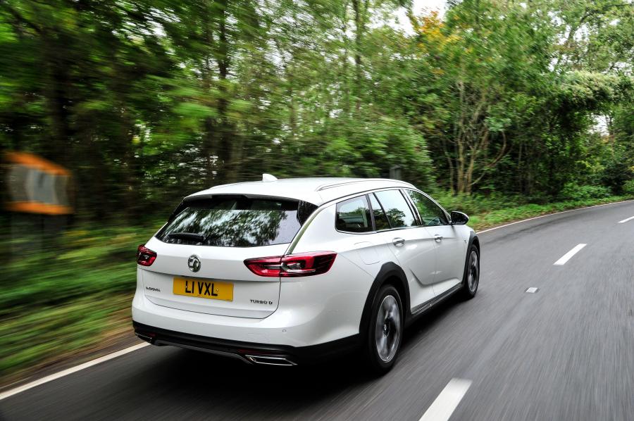  Vauxhall Insignia Country Tourer Turbo D 4x4 2017 года  (фото 4 из 21)